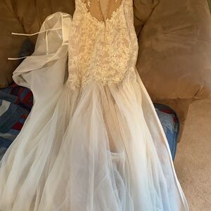 Elegant Lace and Tulle Gown